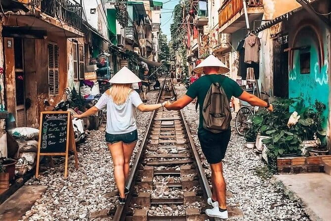 Hanoi street food walking and train street visit - Who should book this walk?