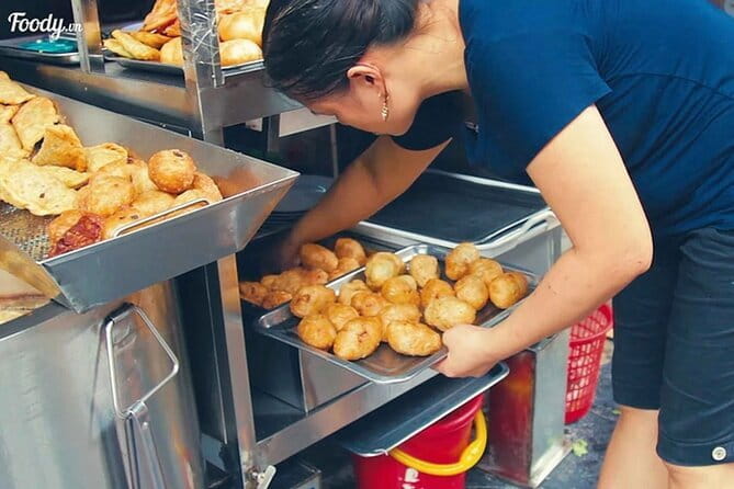 Hanoi street food walking and train street visit - Eating your way through local stops