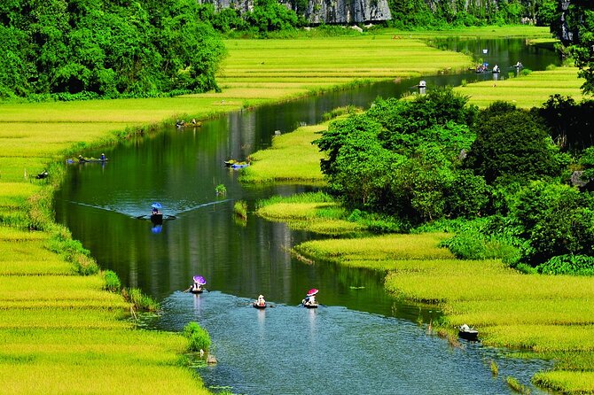 Hanoi to Ninh Binh 1 day: Trang An - Tam Coc - Mua Cave - Hoa Lu - A sampan ride at Trang An or Tam Coc