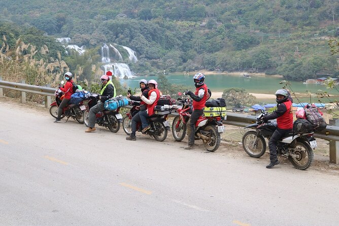 High Quality Small Group With Easy Riders 3 Day + Private Room - Day two: Ma Pi Leng Pass, the Nho Que River, and Du Gia