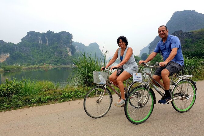 Highlight Ninh Binh Full Day Tour Tam Coc Boat, Mua Cave, Hoa Lu - A long day that covers Ninh Binh’s main attractions