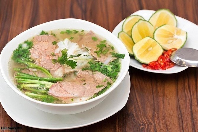 [HOT] Hanoi Old Quarter Walking Street Food - Small Group Tour - Adding Train Street to the outing