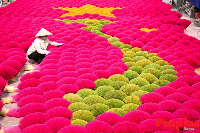 Incense Village Private Tour from Hanoi to Ninh Binh Old Capital - A colorful first stop at Quang Phu Cau