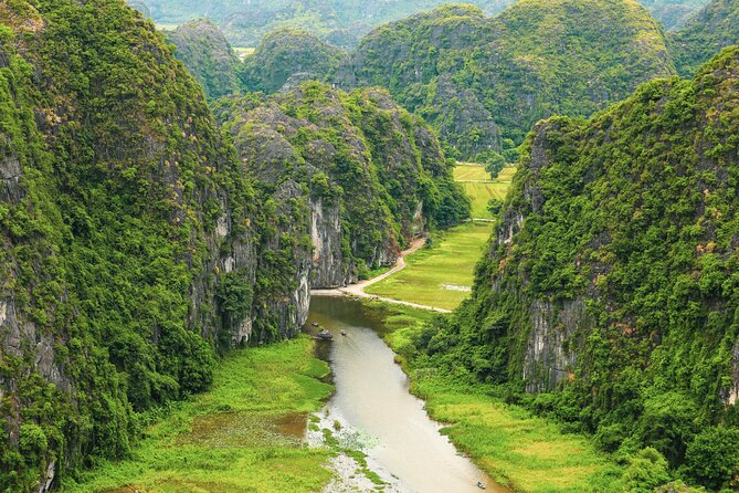 Incense Village Private Tour from Hanoi to Ninh Binh Old Capital - What the private format changes