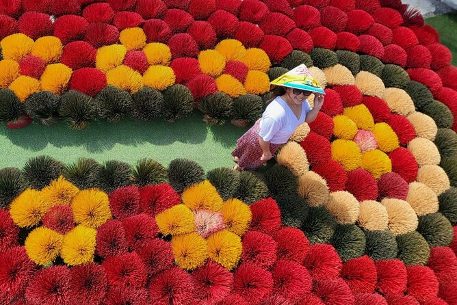 Incense Village Small Group of 9 Tour From Hanoi to Ninh Binh - Lunch in Tam Coc, then a river journey