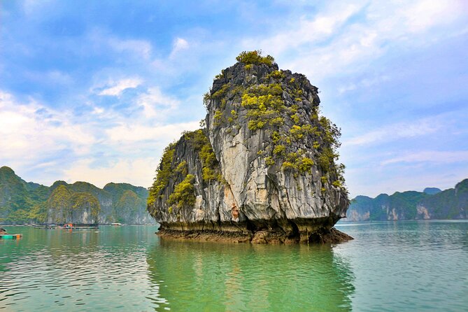 Lan Ha - Ha Long bay with local experts (small group guaranteed) - Ba Trai Dao Beach by kayak and boat