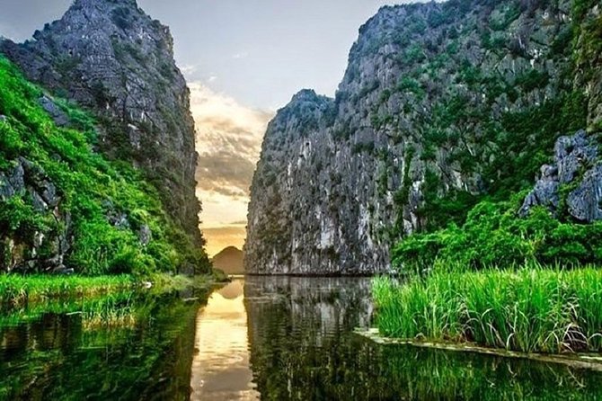 Luxury Hoa Lu - Tam Coc - Mua Cave 1 Day Tour - By Limousine & Small Group - Cycling and a Vietnamese tea break