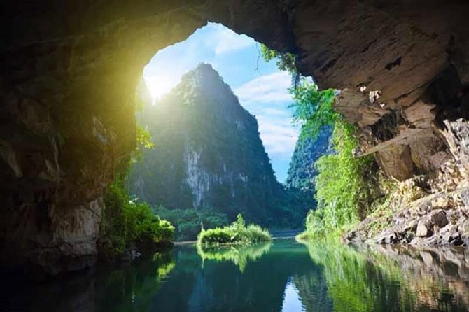Luxury Hoa Lu - Tam Coc - Mua Cave 1 Day Tour - By Limousine & Small Group - Who should book this Ninh Binh day trip?