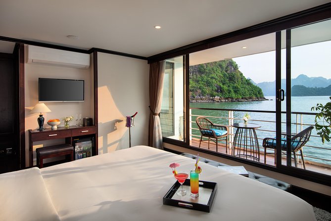 Mon Chéri Cruise 5 star: Unique 2 Days Tuan Chau - Halong bay - Lan Ha Bay - Getting to the pier and packing sensibly