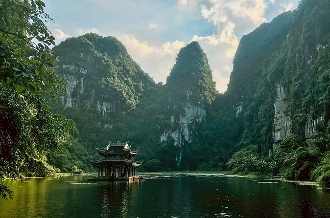 Ninh Binh Day Tour from Hanoi: Hoa Lu Trang An and Mua Caves - Practical details to keep in mind