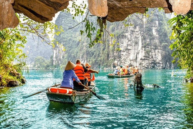Ninh Binh Day Tour Tam Coc Mua Cave Hoa Lu Buffet Lunch Limousine - Mua Cave’s steps and the view from above