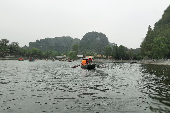 Ninh Binh Full-Day Tour from Hanoi to Hoa Lu, Tam Coc & Mua Cave Via Boat & Bike - Mua Cave and the nearly 500-step climb