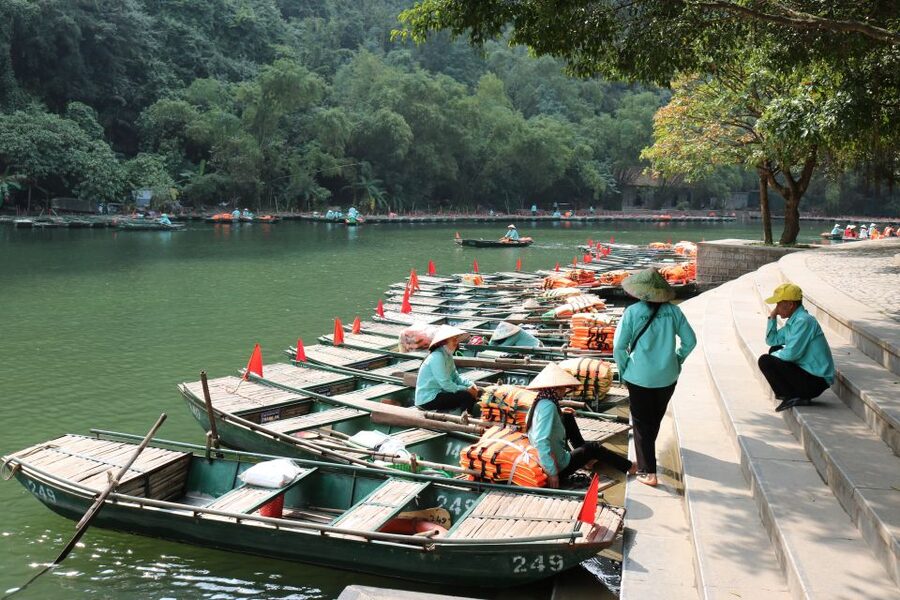 Ninh Binh: Hoa Lu, Trang An and Mua Caves Hiking Day Trip - Mua Mountain: 486 steps to the Tam Coc view
