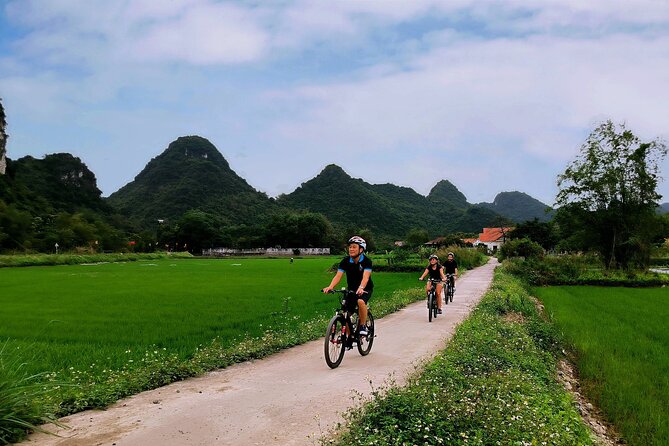 Ninh Binh Luxury Day Tour by Limousine- Small Group- All included - Cycling brings the villages closer