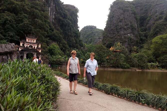 Ninh Binh Luxury Day Tour by Limousine- Small Group- All included - Mua Cave’s climb is the active option