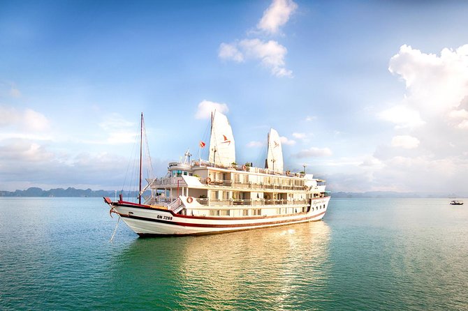 (Official) Signature Royal Cruise - 02 days 01 night program - Should you book the Signature Royal Cruise?