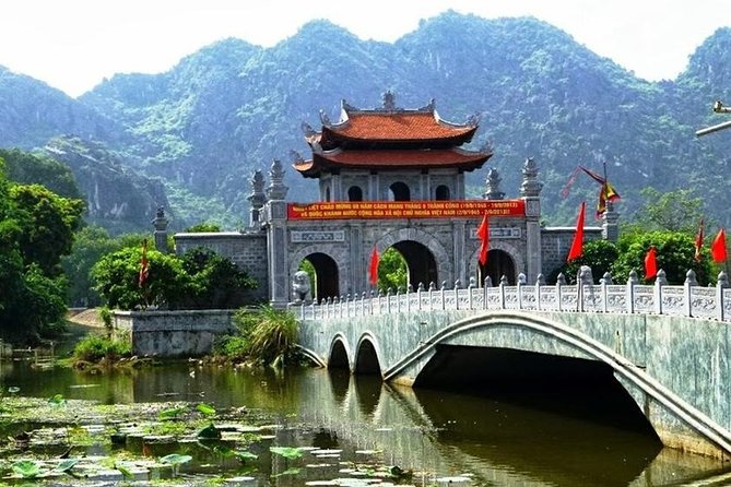 Premium Hoa lu - Trang An - Mua Cave with Buffet Lunch from Hanoi - The day from Hanoi to Ninh Binh