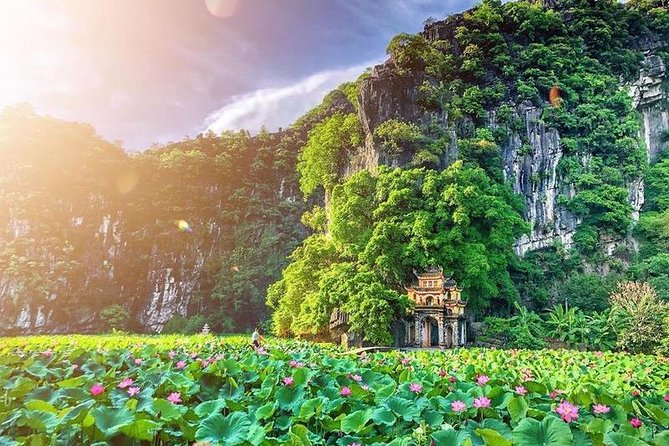 Premium Hoa lu - Trang An - Mua Cave with Buffet Lunch from Hanoi - Vietnamese buffet lunch and what the price covers