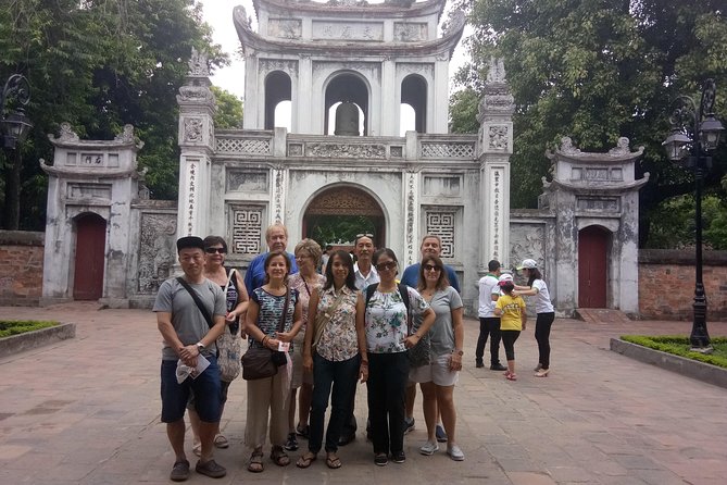 Private Hanoi city tour full day - Dong Xuan Market and a look at daily life