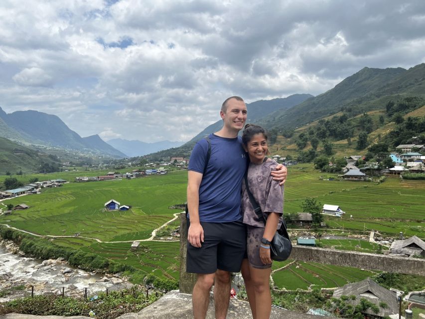 Sa Pa: Guided Motorbike Tour to Ethnic Villages with Lunch - Lunch with a view in Hang Da