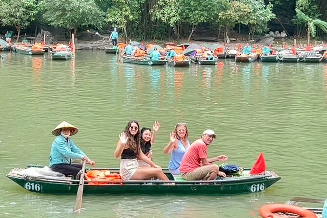 Sensational Ninh Binh Day Trip & Departs from Ninh Binh - Trang An by sampan: the day’s long pause