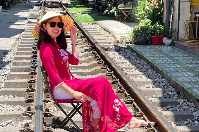 Small Group Half-day Hanoi City Tour with Train Street Visit (4h) - How the guide shapes the morning