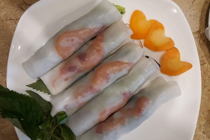 Small Group Hanoi Street Food Tour with a Real Foodie - Group size and the guide’s role