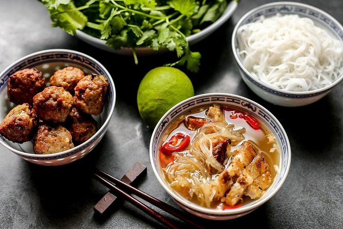 Small-Group Street Food Cyclo Tour of Hanoi Old Quarter - Who should book this Hanoi food tour?