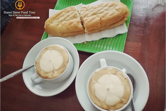 Tasting 8 Different Street Foods + Local Drink at Evening Time by Walking - A meal that doubles as an Old Quarter introduction