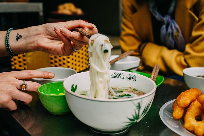 The 10 Tastings of Hanoi With Locals: Private Street Food Tour - A three-hour introduction to Hanoi’s food streets