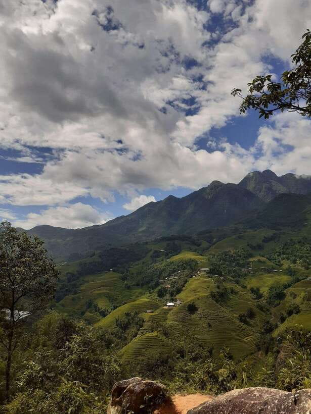Trekking Sapa 1 Day With Local Guide, Terraced Rice Fields - Climbing above the river and terraces